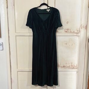Briggs New York Dark Green Velvet Midi Dress